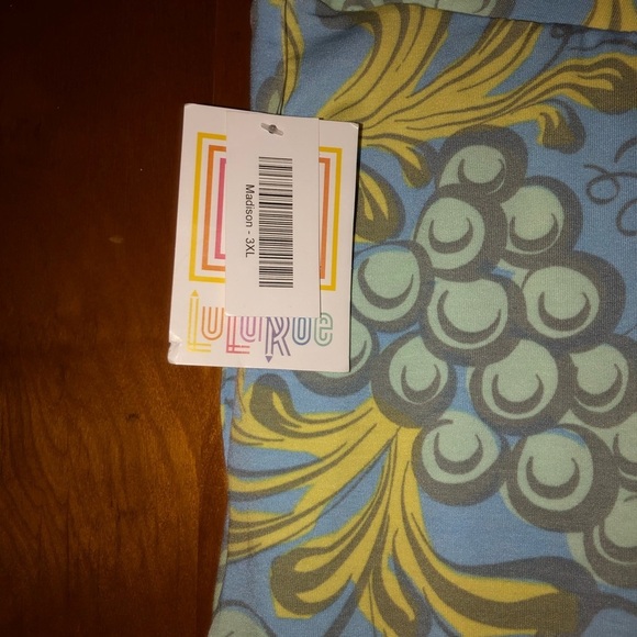 𝅺Lularoe Madison 3x Skirt Spring Grapes Fruit Print - Picture 4 of 4